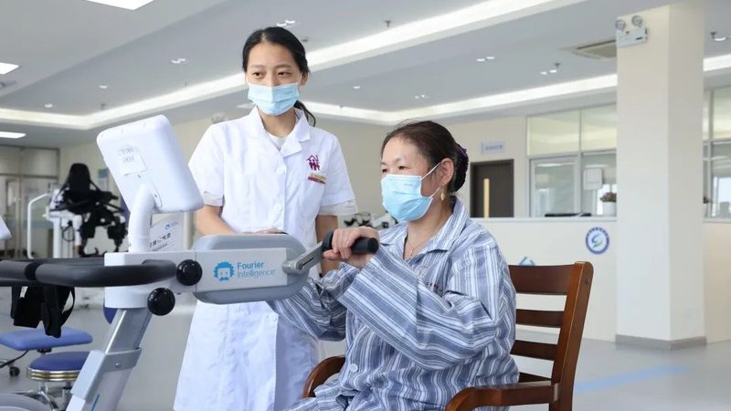 北京老人护工陪护价格对比
